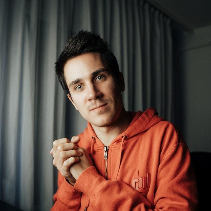 Portrait of Liam Carter, community mentor and Italian cuisine specialist